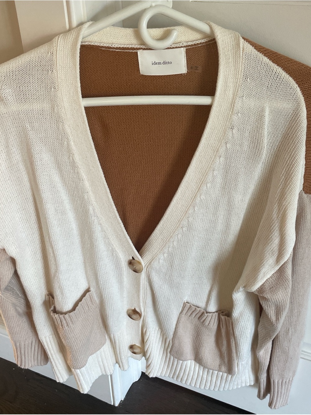 Idem Ditto Cream & Tan Colorblock V-Neck Cardigan